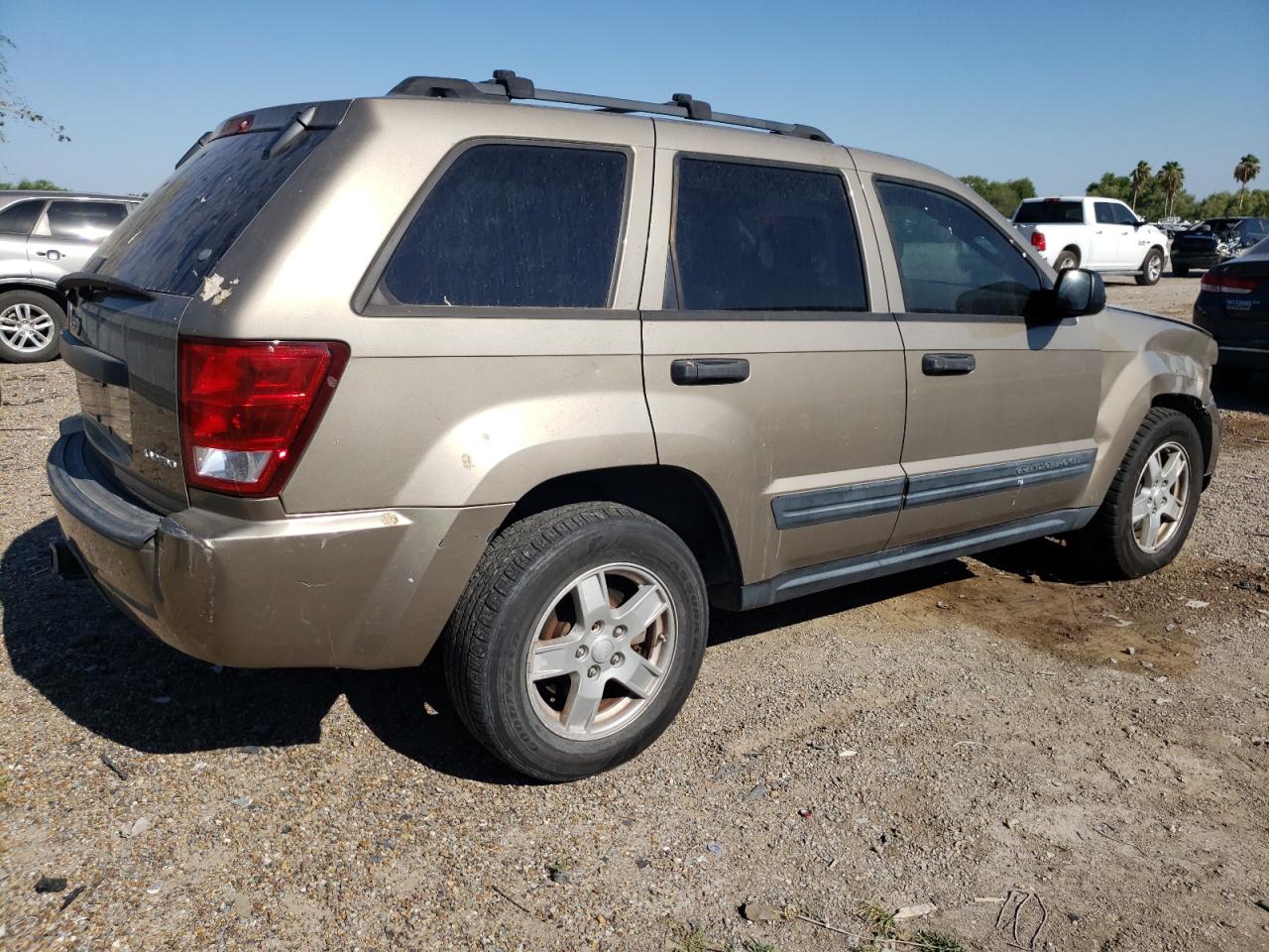 Image 3 of 2005 JEEP GRAND CHEROKEE LAREDO 2005 with VIN 1J8HR48N05C691688