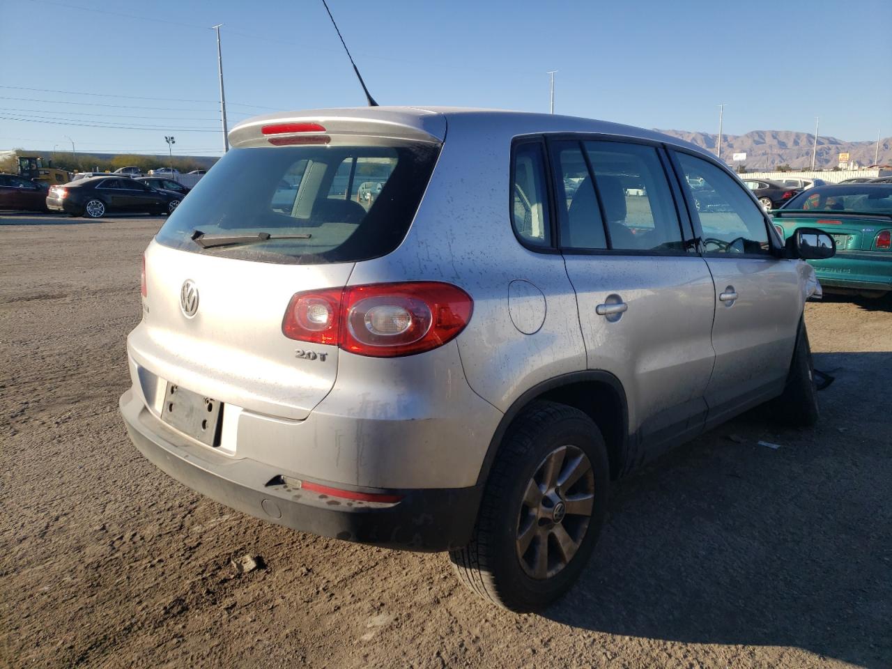 Image 3 of 2009 VOLKSWAGEN TIGUAN S 2009 with VIN WVGAV75N89W513005