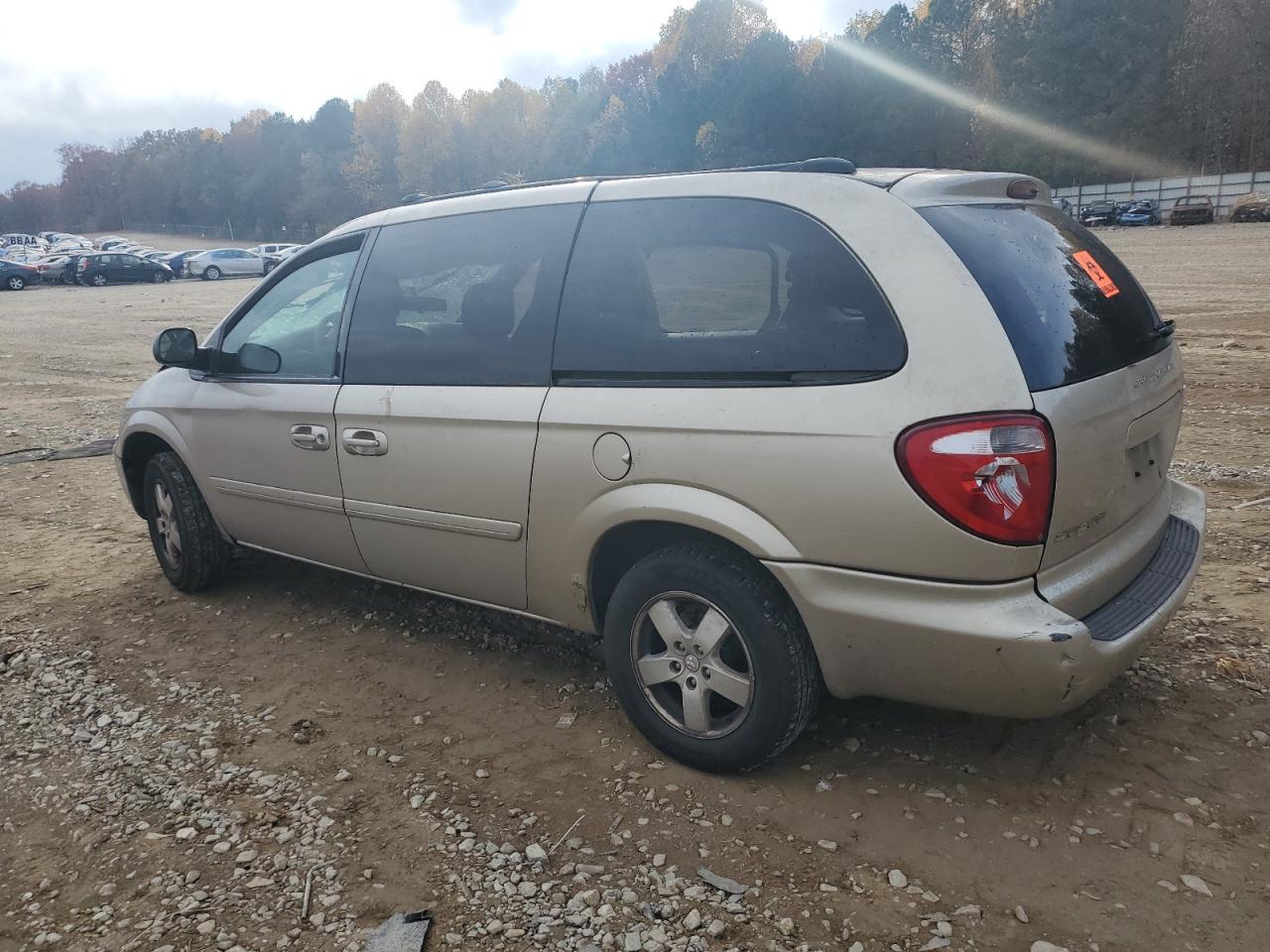 Image 2 of 2005 DODGE GRAND CARAVAN SXT 2005 with VIN 2D4GP44L05R269072