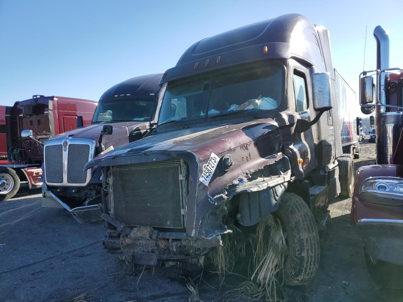 Image 2 of 2017 FREIGHTLINER CASCADIA 125  2017 with VIN 3AKJGLDR1HSHF5478