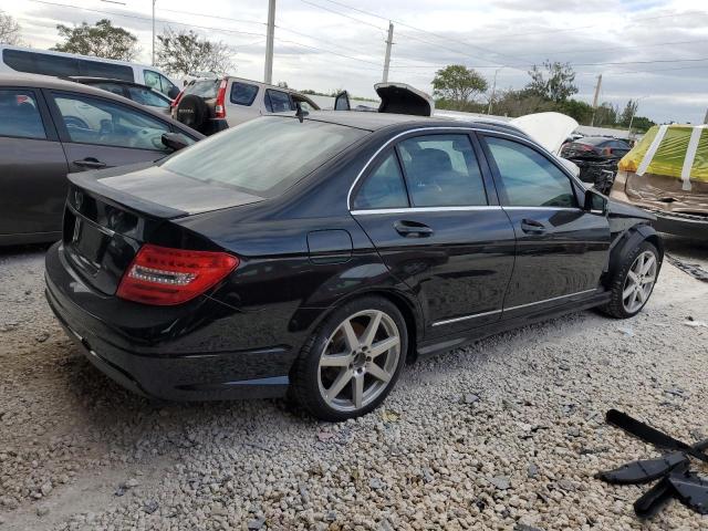 Obraz 3 z 2014 MERCEDES-BENZ C 250 2014 z VIN WDDGF4HB8EA951239