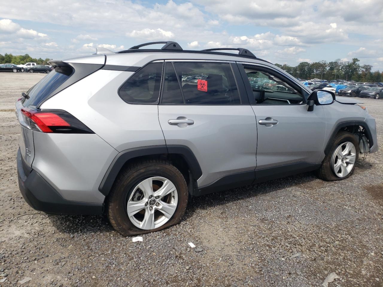 Obraz 3 z 2021 TOYOTA RAV4 XLE 2021 z VIN 2T3P1RFV5MC218974