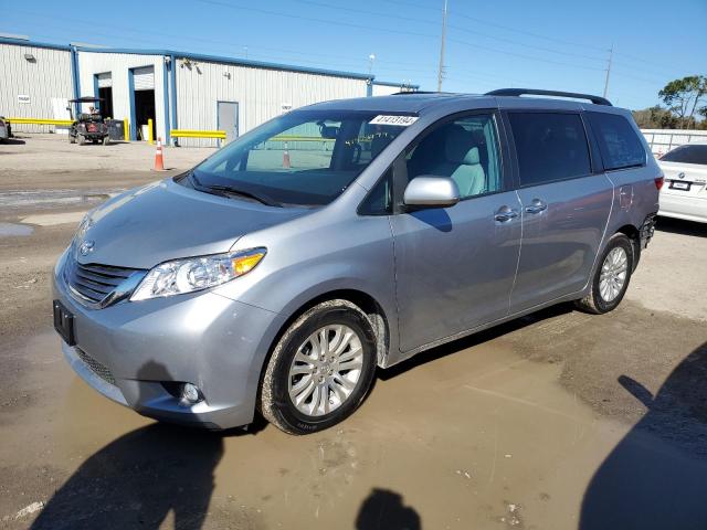 Image 1 of 2017 TOYOTA SIENNA XLE 2017 with VIN 5TDYZ3DC4HS858076