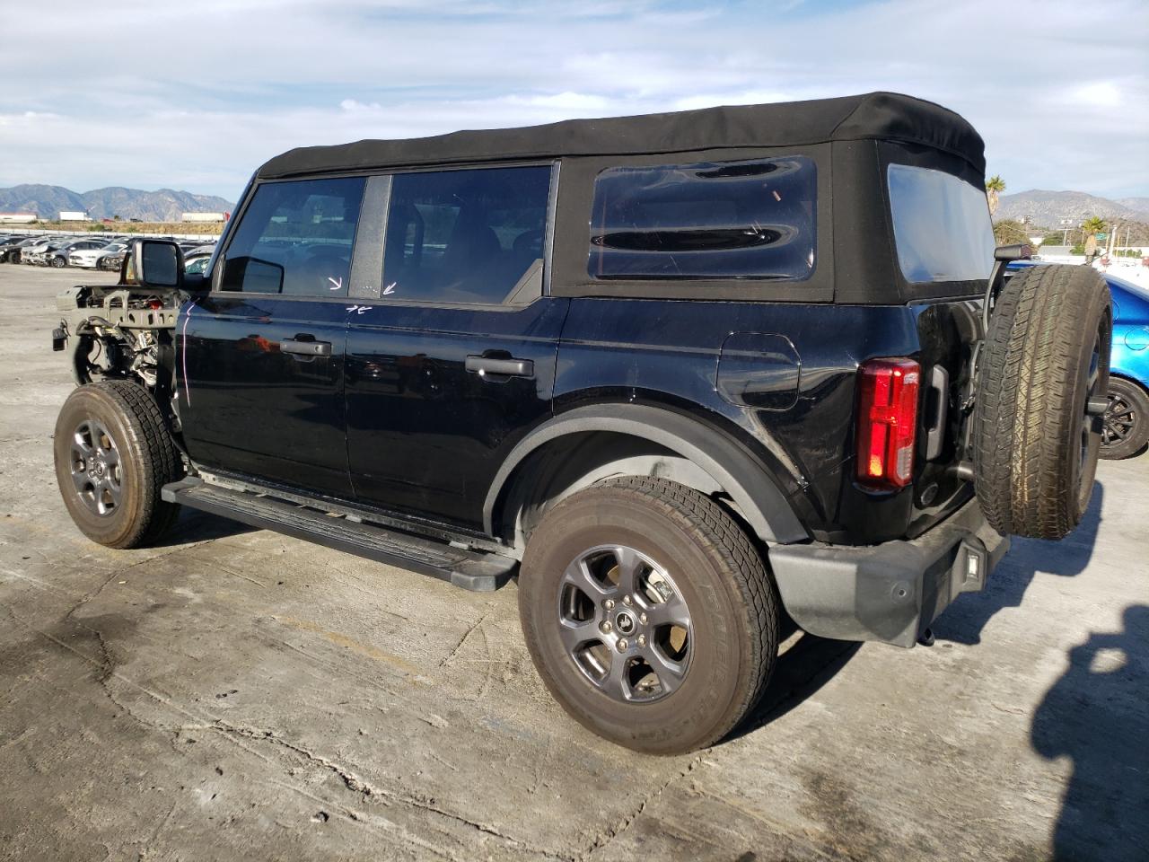 Obraz 2 z 2021 FORD BRONCO BASE 2021 z VIN 1FMDE5BH9MLA95421