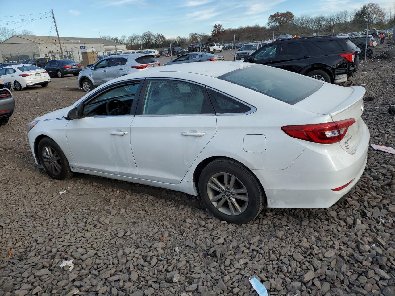 Image 2 of 2017 HYUNDAI SONATA SE 2017 with VIN 5NPE24AF4HH549046