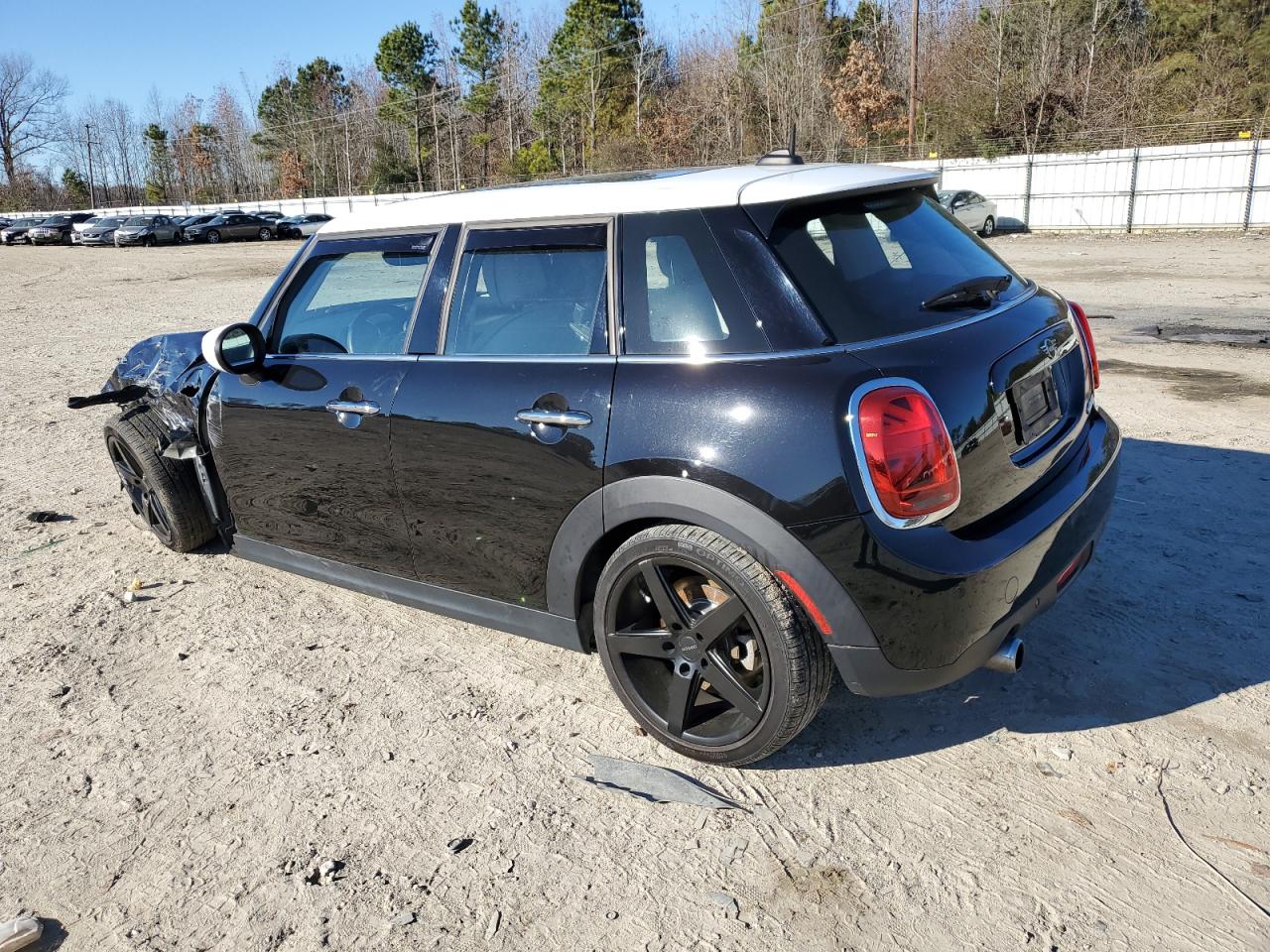 Изображение 2 2020 MINI COOPER  2020 с VIN WMWXU7C04L2L89898