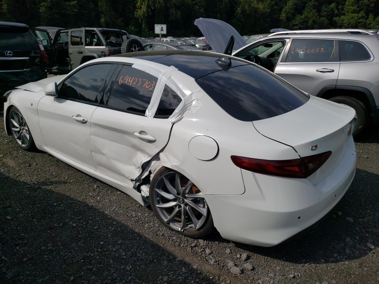 Image 2 of Alfa Romeo Giulia Ti 2023 with VIN ZARFANBN6P7669250