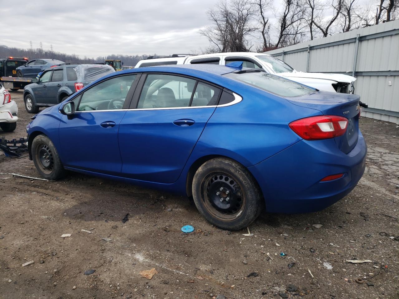 Изображение 2 2017 CHEVROLET CRUZE LT 2017 с VIN 1G1BE5SM5H7242009