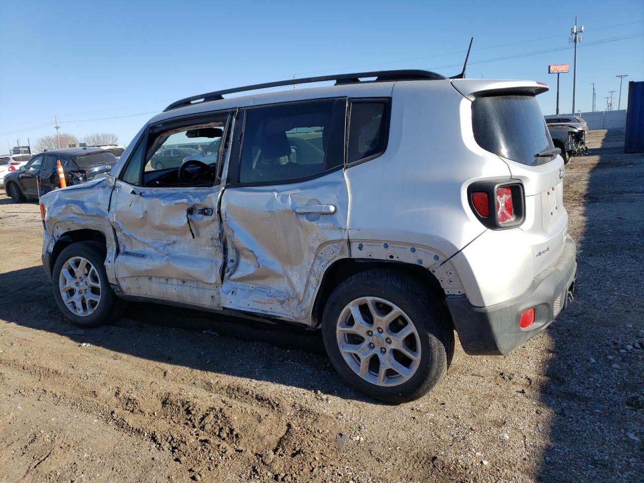 Obraz 2 z 2018 JEEP RENEGADE LATITUDE 2018 z VIN ZACCJBBB2JPH90336