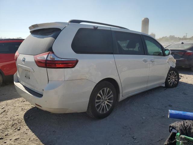 Obraz 3 z 2019 TOYOTA SIENNA XLE 2019 z VIN 5TDYZ3DC1KS976447