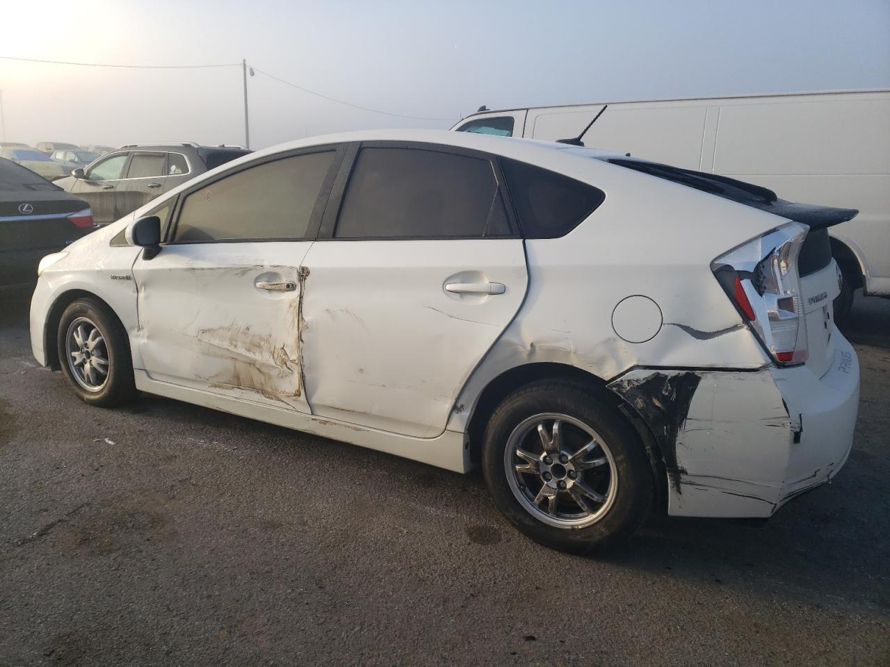 Image 2 of 2011 TOYOTA PRIUS  2011 with VIN JTDKN3DU7B5331088