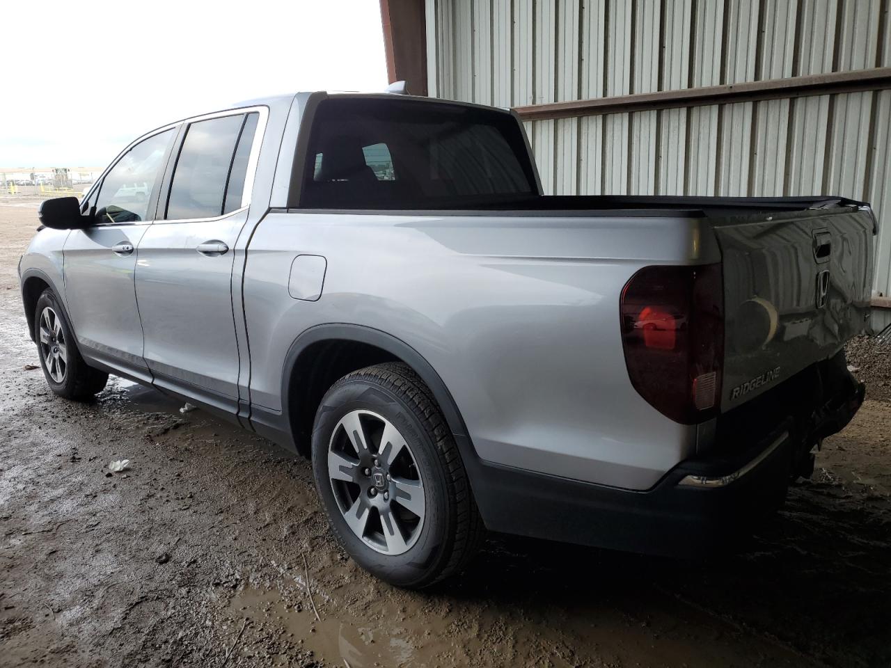 Image 2 of 2018 HONDA RIDGELINE RTL 2018 with VIN 5FPYK2F53JB002038