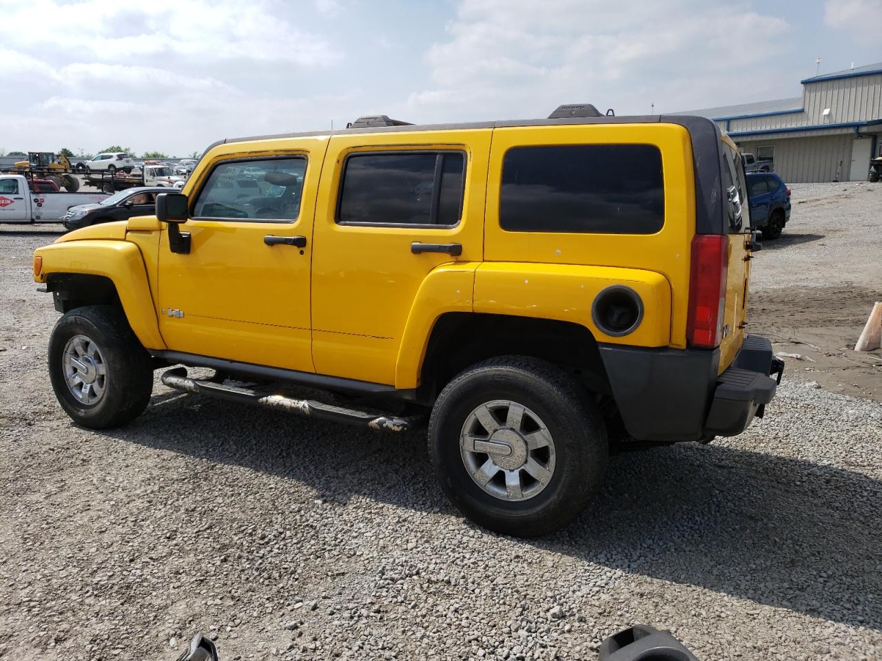 Изображение 2 2006 HUMMER H3 2006 с VIN 5GTDN136668105475
