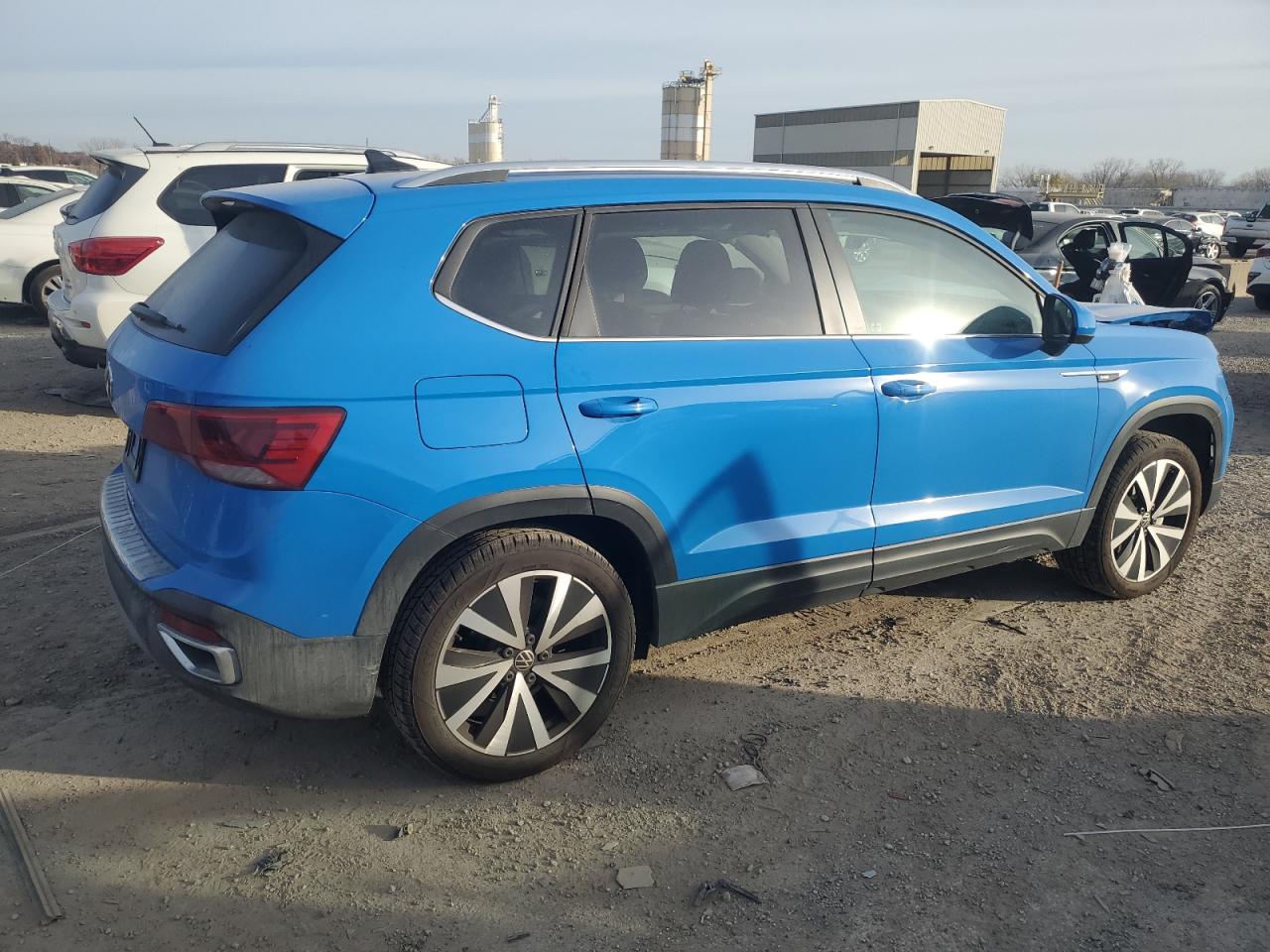 Obraz 3 z 2023 VOLKSWAGEN TAOS SE 2023 z VIN 3VVEX7B28PM361476