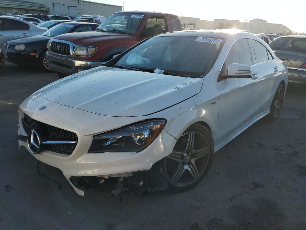 Obraz 1 z 2015 MERCEDES-BENZ CLA 250 4MATIC 2015 z VIN WDDSJ4GB1FN195807