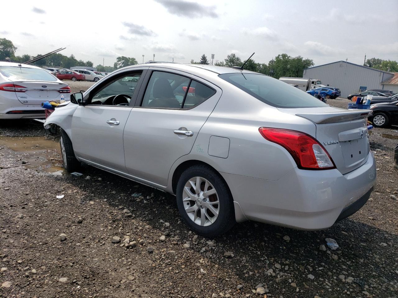 Image 2 of Nissan Versa S 2018 with VIN 3N1CN7AP6JL803132