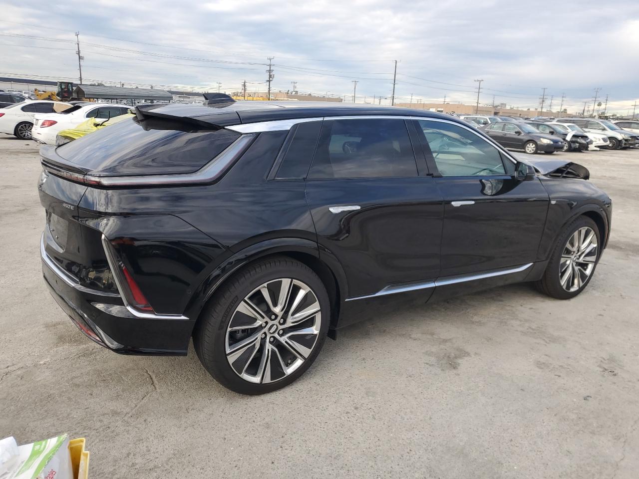 Image 3 of 2023 CADILLAC LYRIQ LUXURY 2023 with VIN 1GYKPMRK0PZ002038