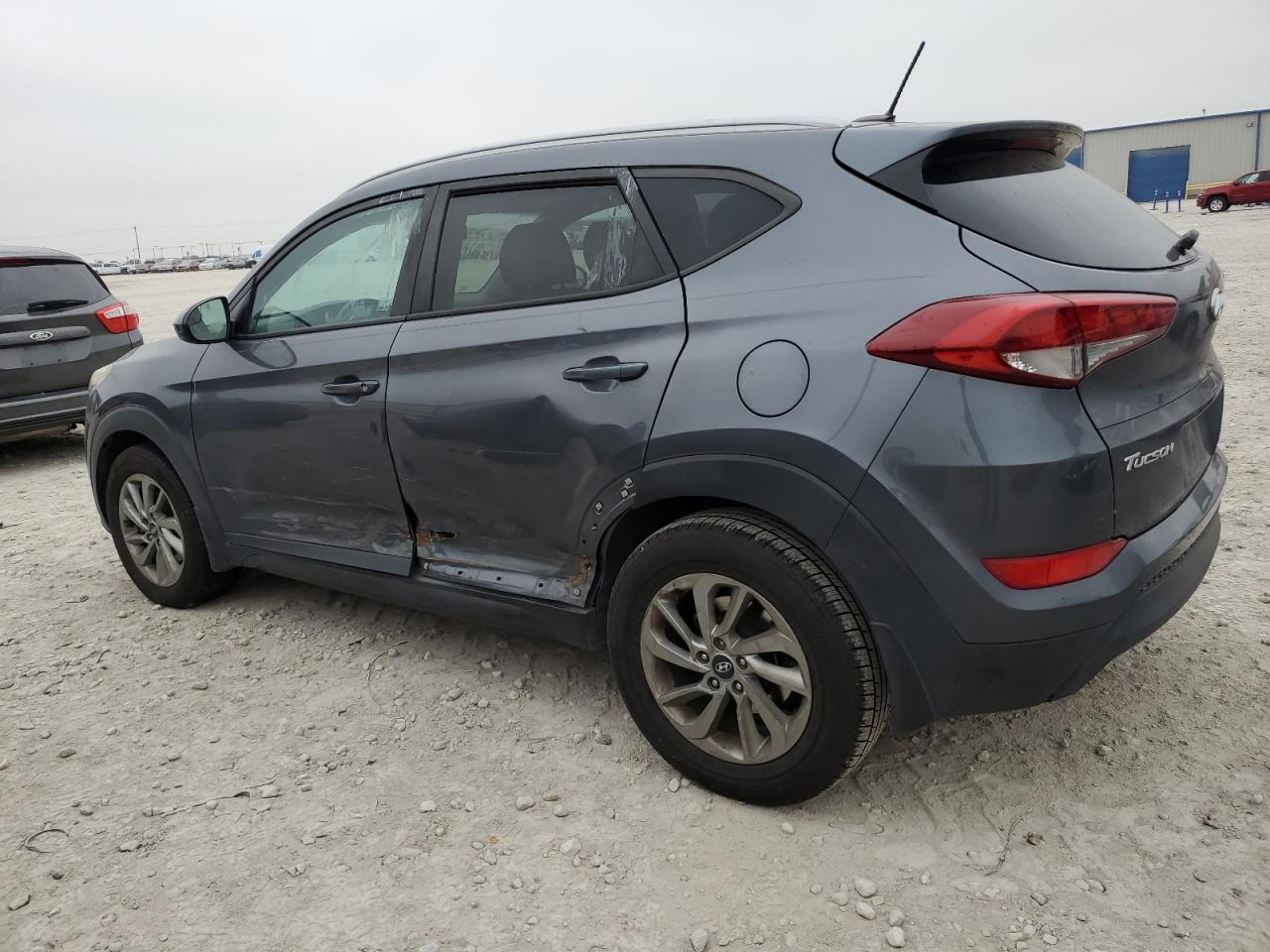 Image 2 of 2016 HYUNDAI TUCSON LIMITED 2016 with VIN KM8J33A45GU139036