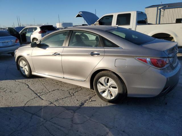 Image 2 of 2013 HYUNDAI SONATA HYBRID 2013 with VIN KMHEC4A46DA051200
