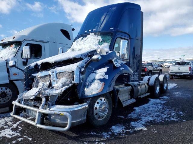 Image 2 of 2022 KENWORTH CONSTRUCTION T680 2022 with VIN 1XKYD49X9NJ133621