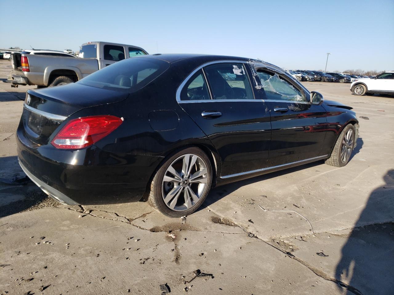 Obraz 3 z 2018 MERCEDES-BENZ C 300 2018 z VIN 55SWF4JB3JU275993