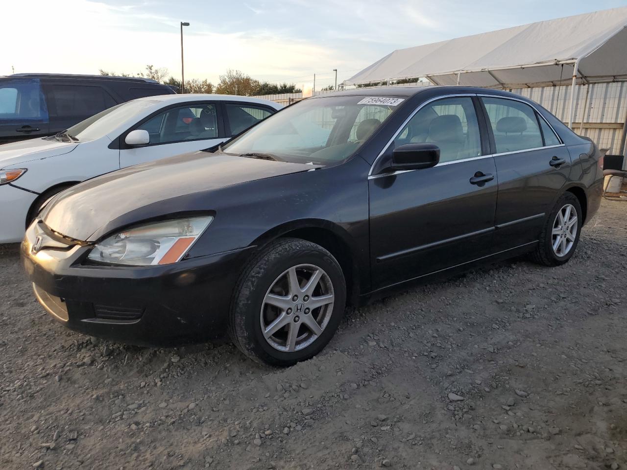 Obraz 1 z 2004 HONDA ACCORD EX 2004 z VIN 1HGCM66524A074643