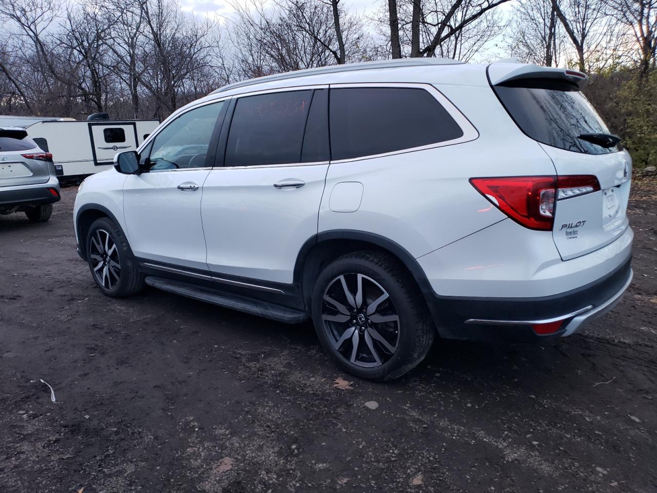 Изображение 2 2020 HONDA PILOT TOURING 2020 с VIN 5FNYF5H6XLB000326