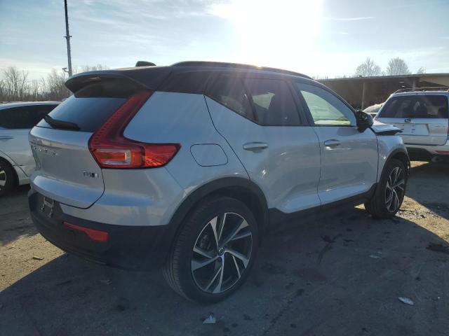 Image 3 of 2021 VOLVO XC40 T5 R-DESIGN 2021 with VIN YV4162UM1M2582239