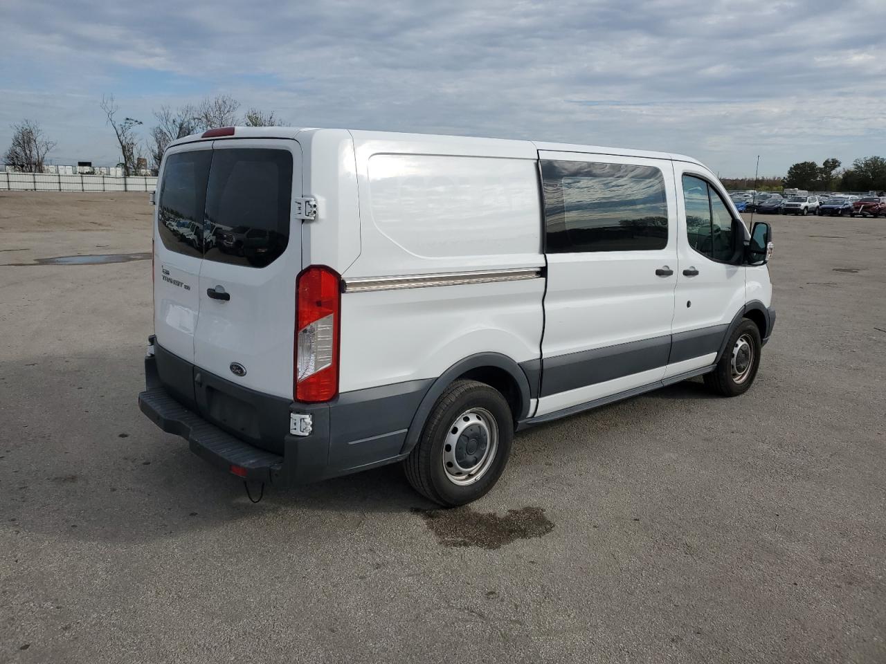 Obraz 3 z 2016 FORD TRANSIT T-150 2016 z VIN 1FTYE1YM4GKB40987