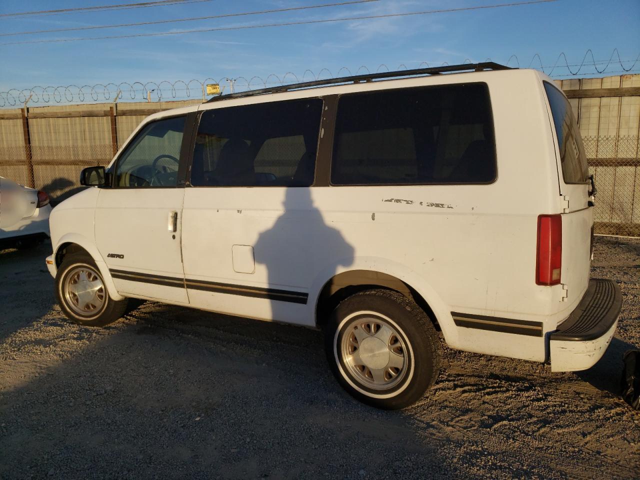 Obraz 2 z 1996 CHEVROLET ASTRO  1996 z VIN 1GNDM19WXTB185712