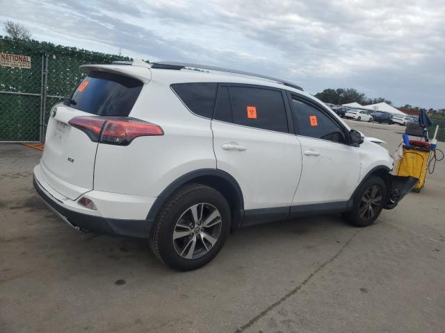 Изображение 3 2017 TOYOTA RAV4 XLE 2017 с VIN 2T3WFREVXHW356139