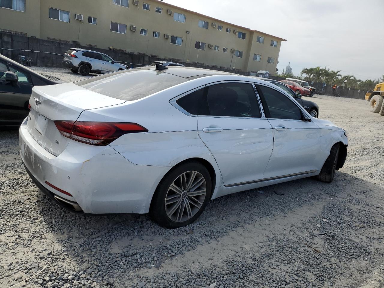 Изображение 3 2018 GENESIS G80 BASE 2018 с VIN KMHGN4JE8JU224673