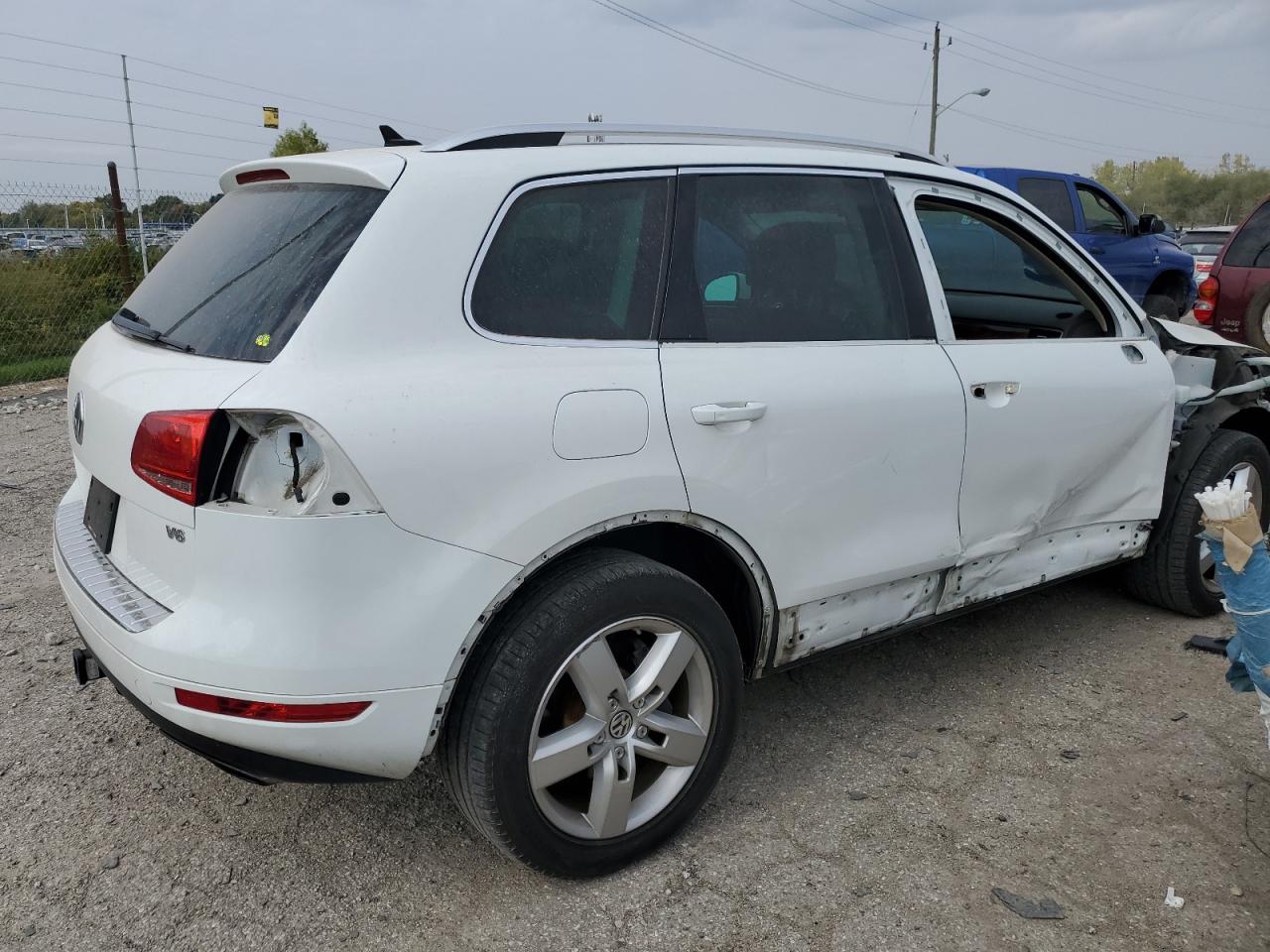 Obraz 3 z 2014 VOLKSWAGEN TOUAREG V6 2014 z VIN WVGEF9BP5ED014314