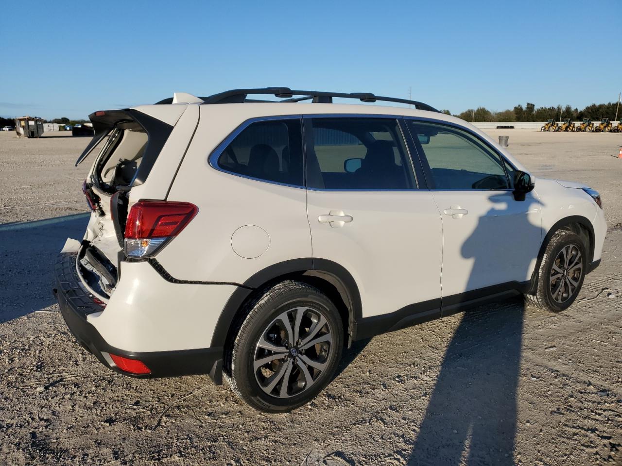 Изображение 3 2019 SUBARU FORESTER LIMITED 2019 с VIN JF2SKASC1KH418346