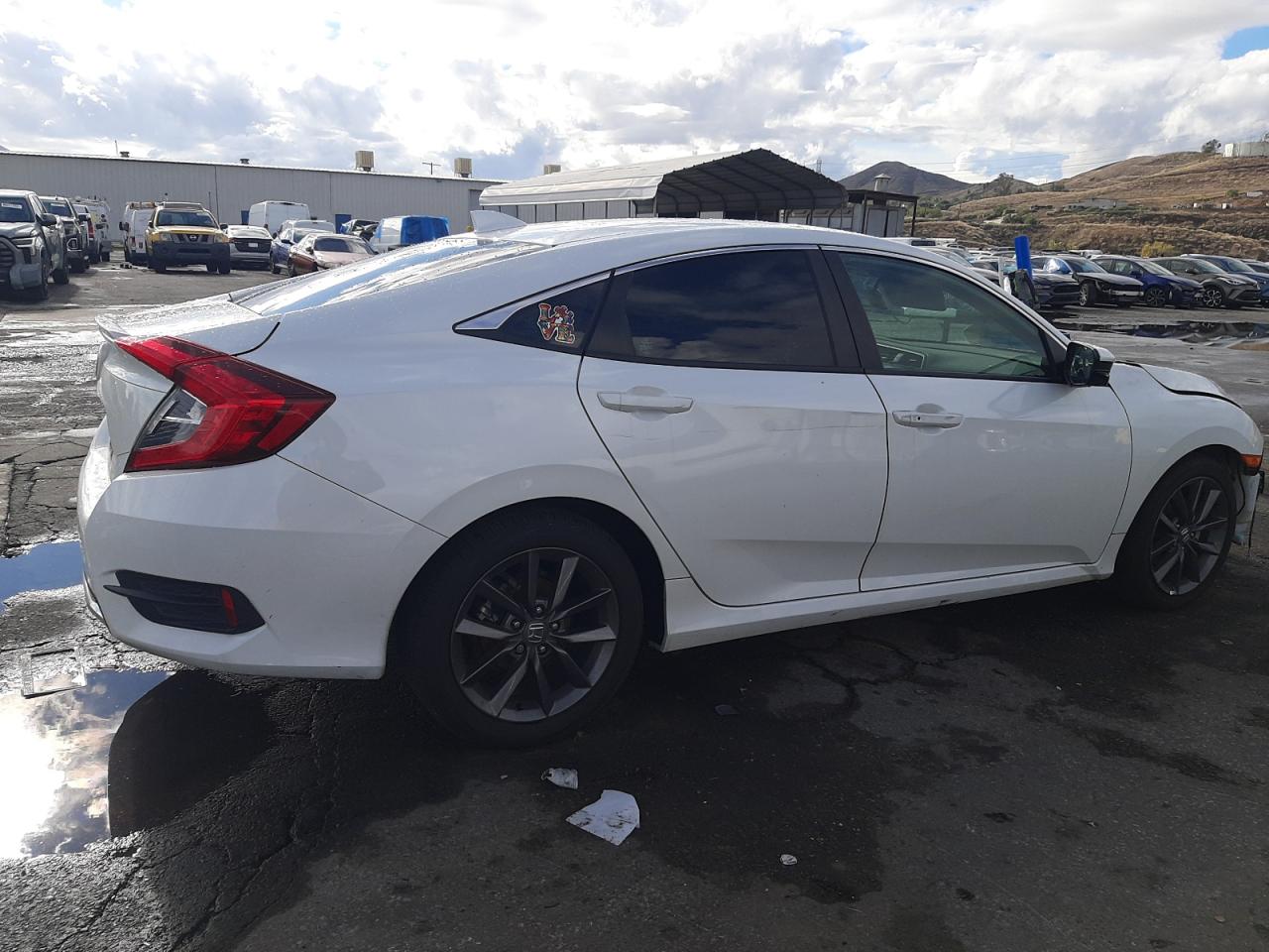 Image 3 of 2020 HONDA CIVIC EX 2020 with VIN 19XFC1F31LE201622