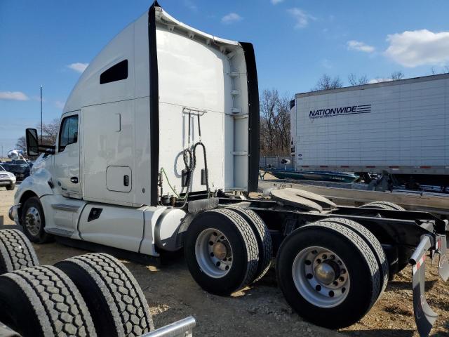 Image 3 of 2017 KENWORTH CONSTRUCTION T680 2017 with VIN 1XKYD49X7HJ153600
