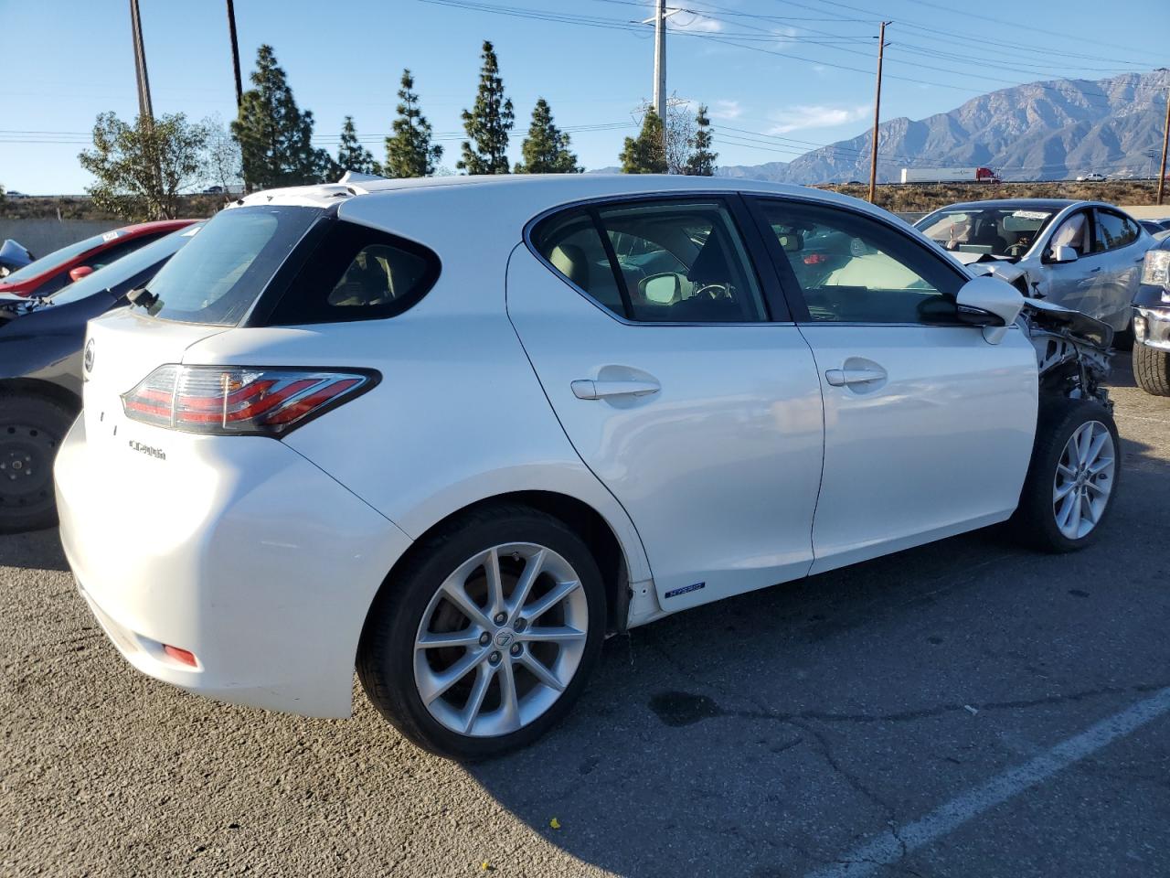 Obraz 3 z 2012 LEXUS CT 200 2012 z VIN JTHKD5BH1C2047624