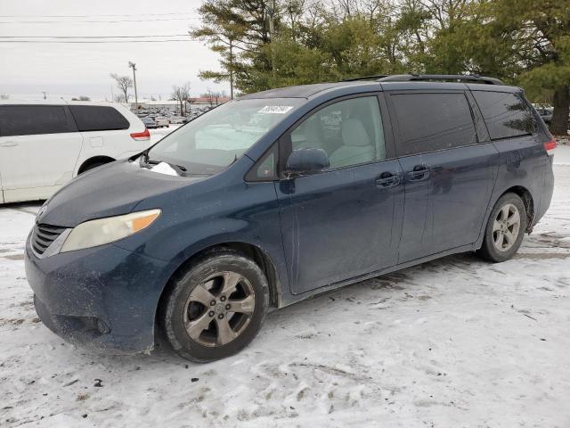 2011 TOYOTA SIENNA LE 2011 image