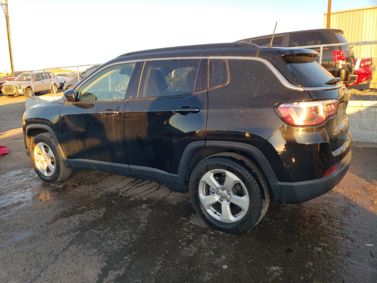 Image 2 of 2018 JEEP COMPASS LATITUDE 2018 with VIN 3C4NJCBB1JT285900