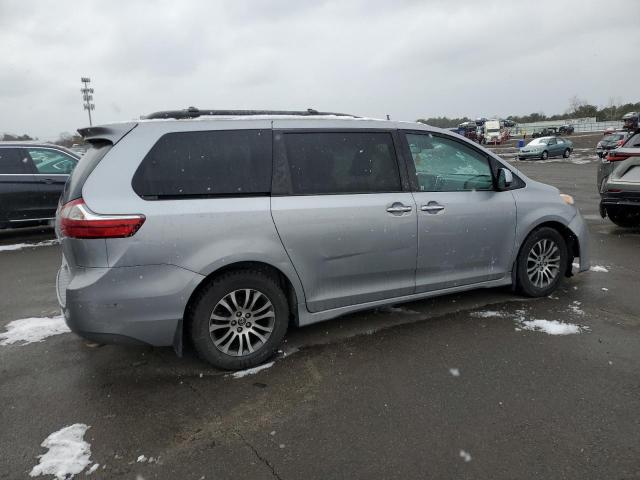 Obraz 3 z 2018 TOYOTA SIENNA XLE 2018 z VIN 5TDYZ3DC3JS944226