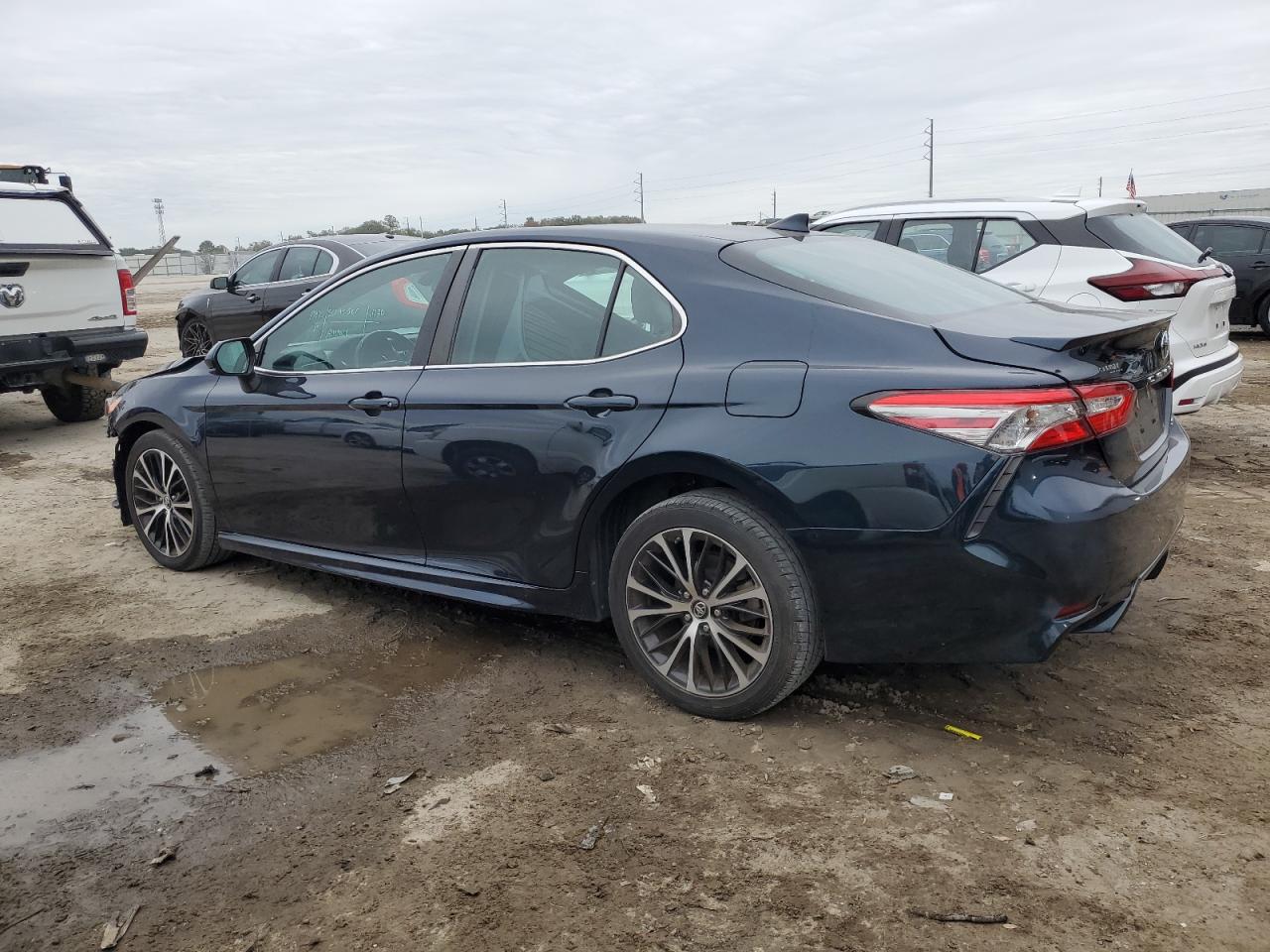 Obraz 2 z 2019 TOYOTA CAMRY L 2019 z VIN 4T1B11HK4KU758948