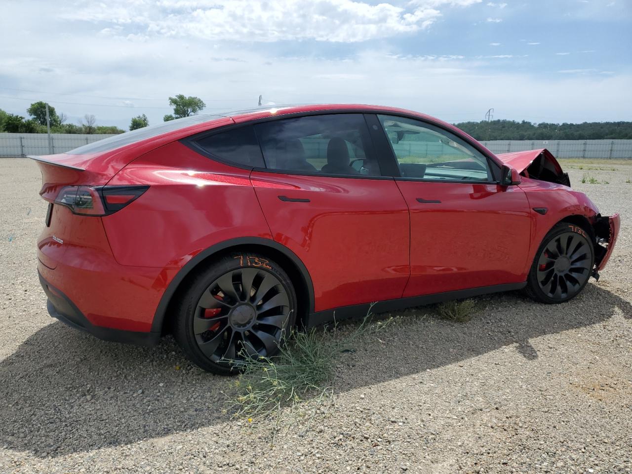 Изображение 3 2022 TESLA MODEL Y  2022 с VIN 7SAYGDEF1NF547390