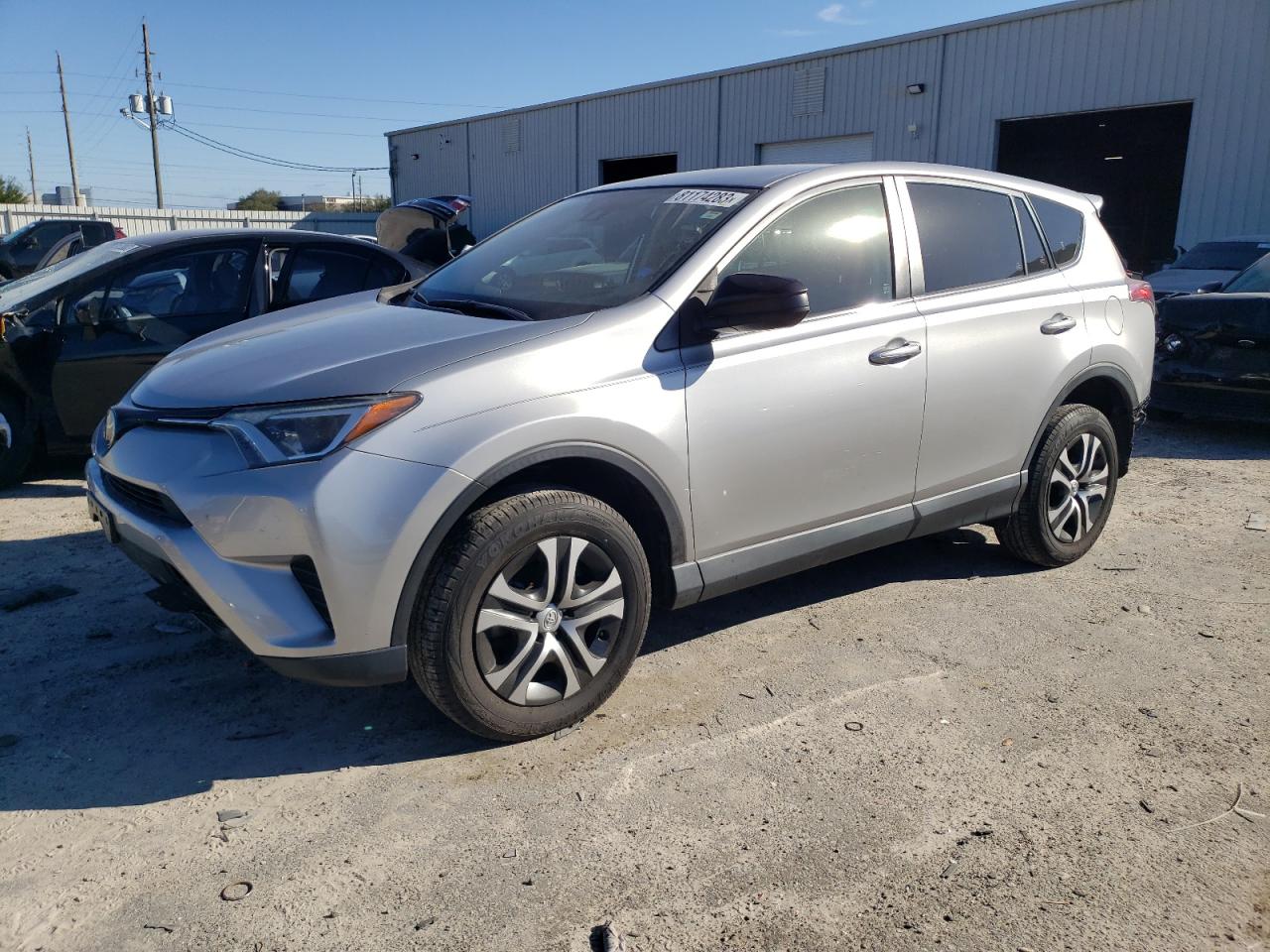 Image 1 of 2018 TOYOTA RAV4 LE 2018 with VIN JTMBFREV5JJ207558