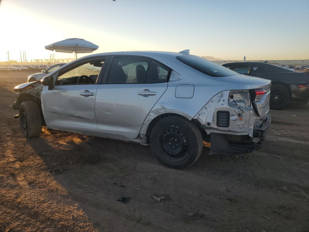 Obraz 2 z 2020 TOYOTA COROLLA LE 2020 z VIN 5YFEPRAE6LP050542