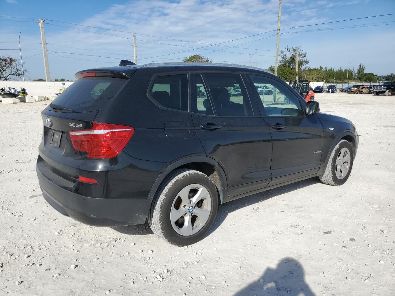 Изображение 3 2011 BMW X3 XDRIVE28I 2011 с VIN 5UXWX5C59BL710296