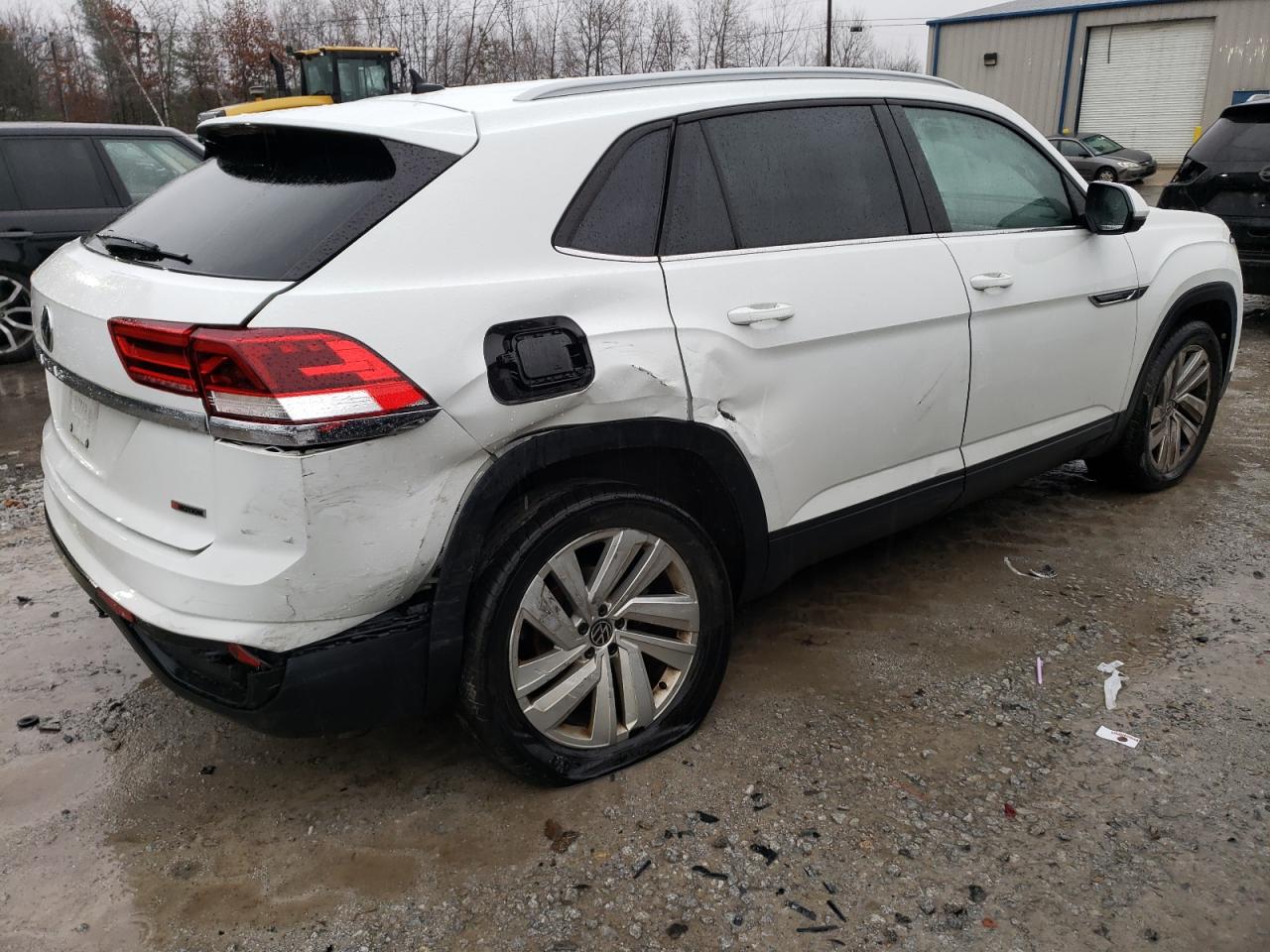 Image 3 of 2020 VOLKSWAGEN ATLAS CROSS SPORT SE 2020 with VIN 1V21E2CA3LC212530