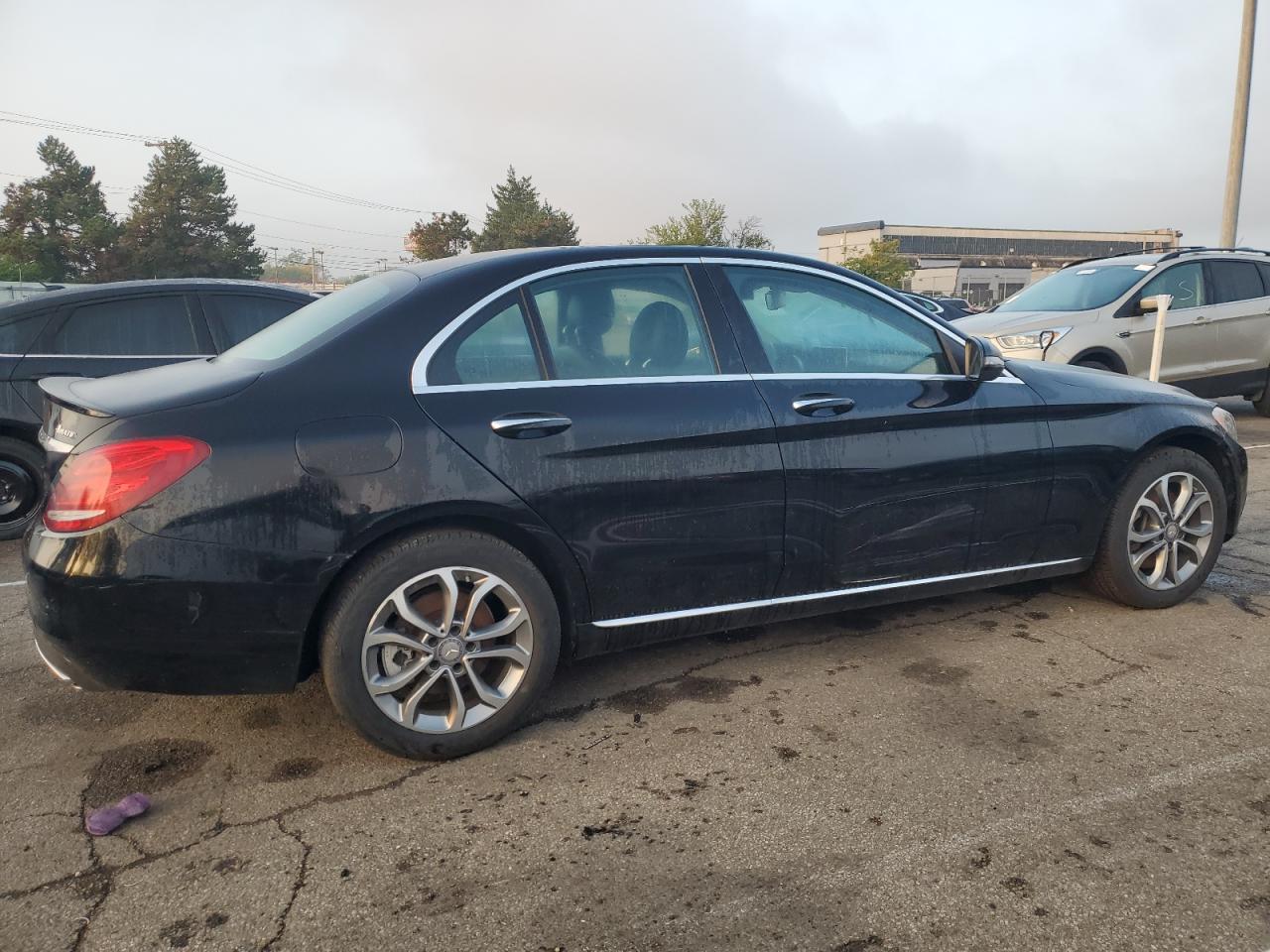 Obraz 3 z Mercedes-Benz C 300 4Matic 2016 z VIN 55SWF4KB6GU115095