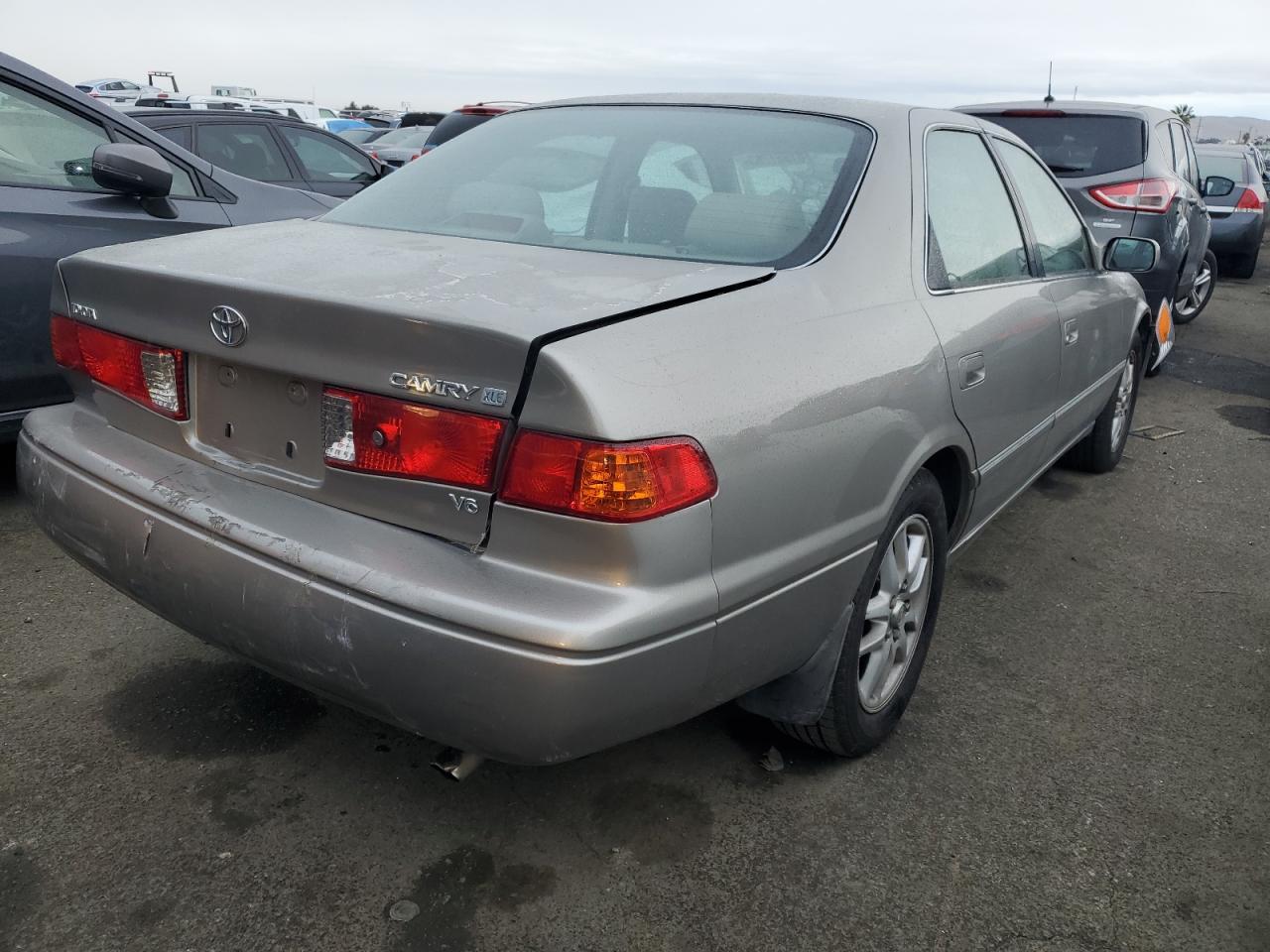 Image 3 of 2000 TOYOTA CAMRY LE 2000 with VIN JT2BF28K7Y0286359