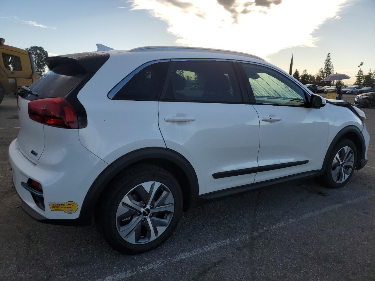 Image 3 of 2022 KIA NIRO S 2022 with VIN KNDCC3LG4N5159256