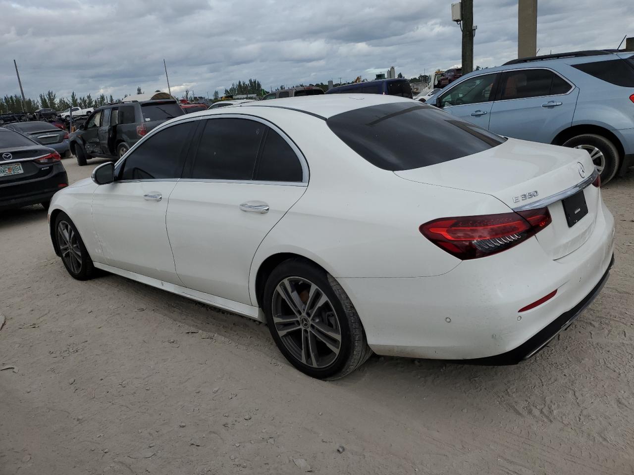 Изображение 2 2021 MERCEDES-BENZ E 350 2021 с VIN W1KZF8DB5MA881722